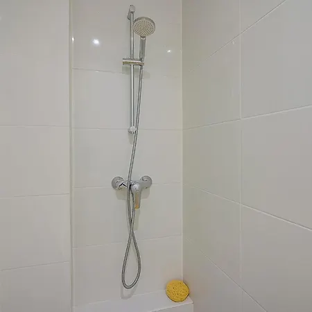 1 Bedroom Cozy In *